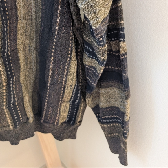 ✨SOLD✨Vintage Coogi Style Textured Earthy Neutral Crewneck Sweater In Navy - Picture 5 of 11